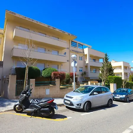 Different Green Apartment